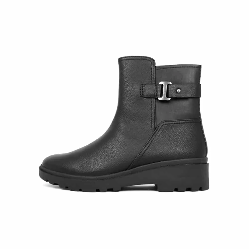 CLARKS Women's Calla Mid Black Leather