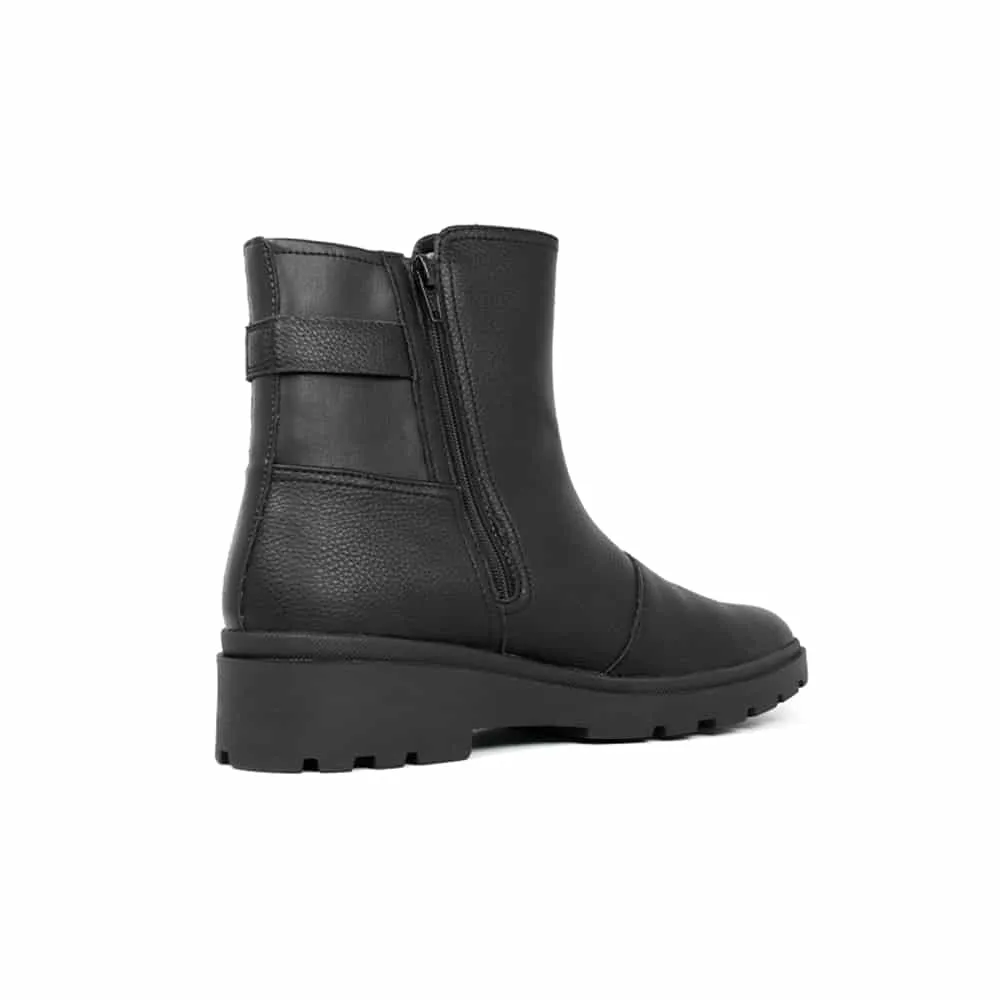 CLARKS Women's Calla Mid Black Leather