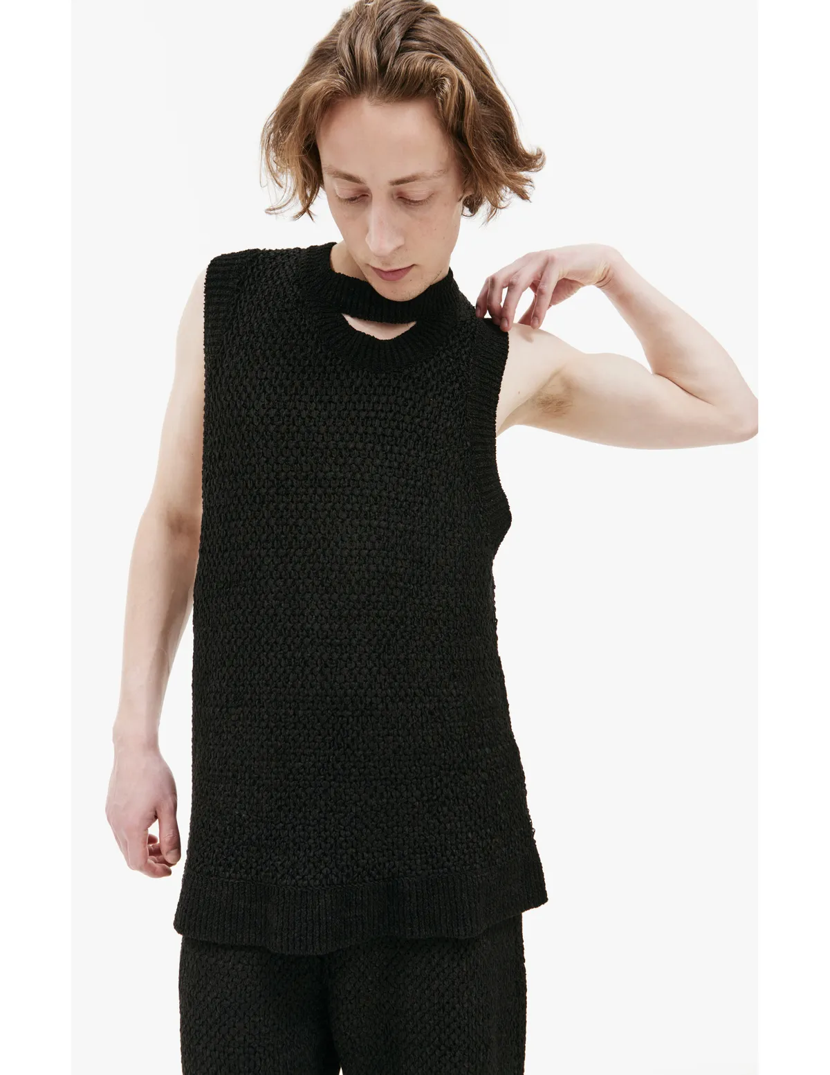 Knited twisted back vest - black