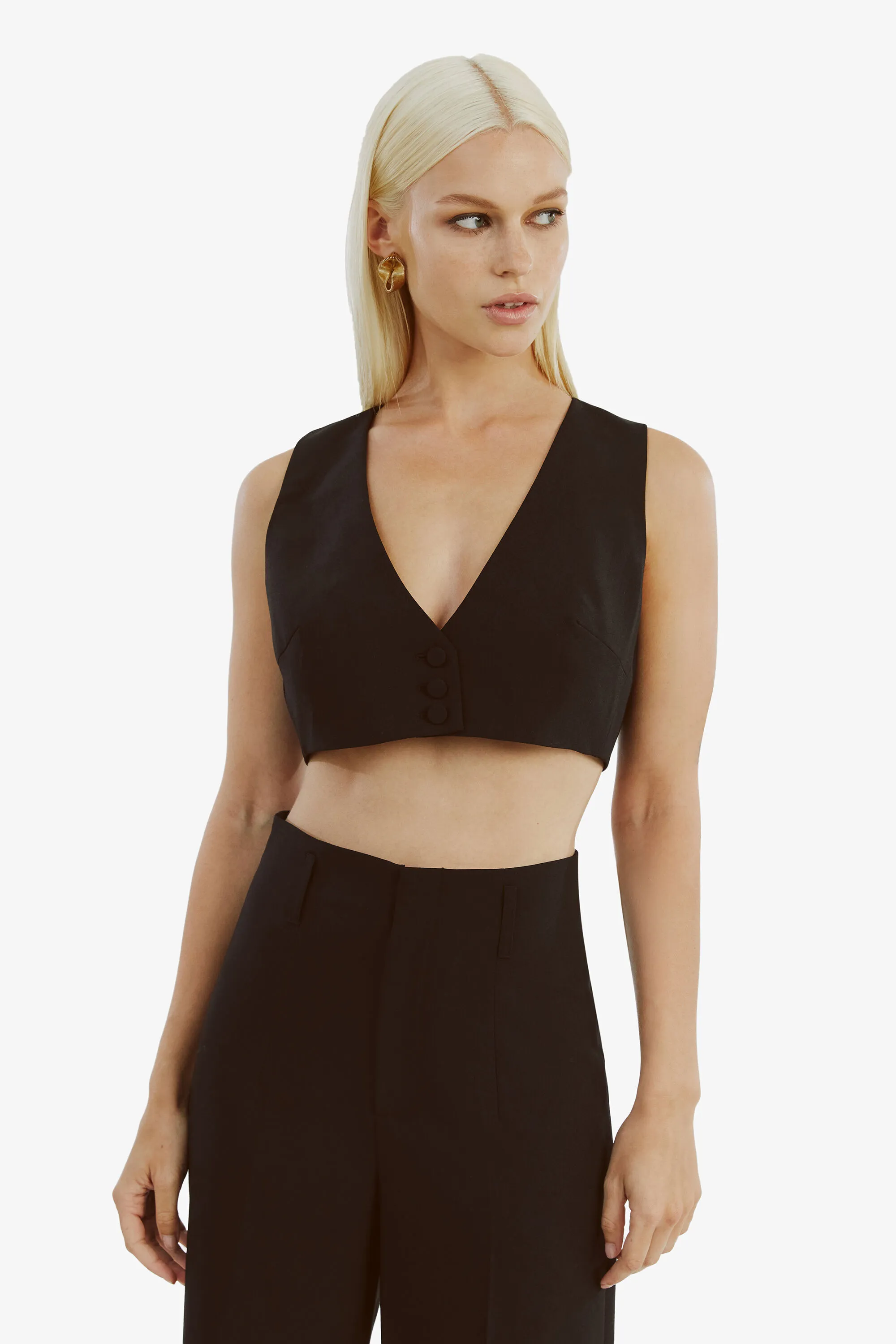 marla cropped vest in black