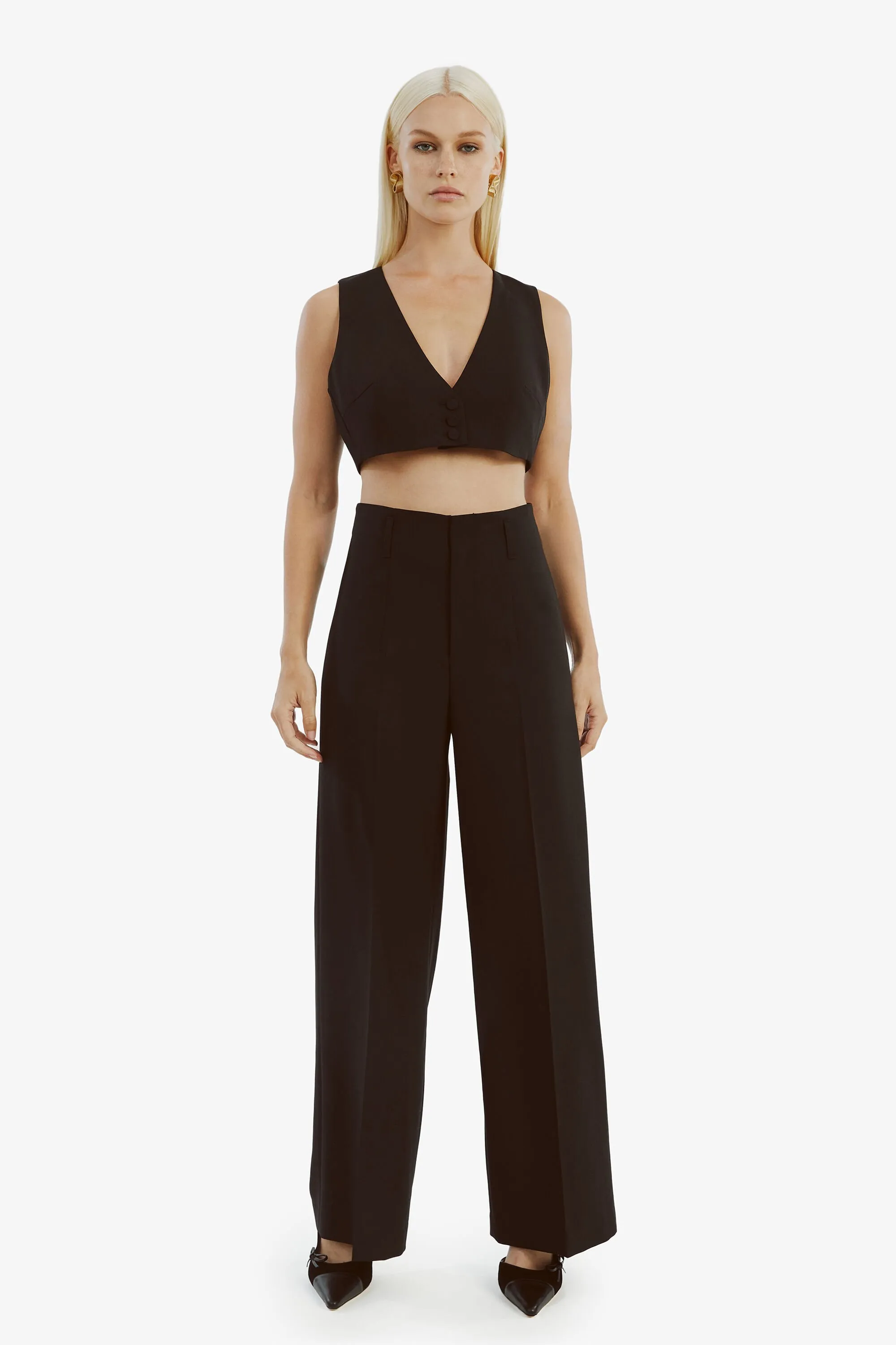 marla cropped vest in black