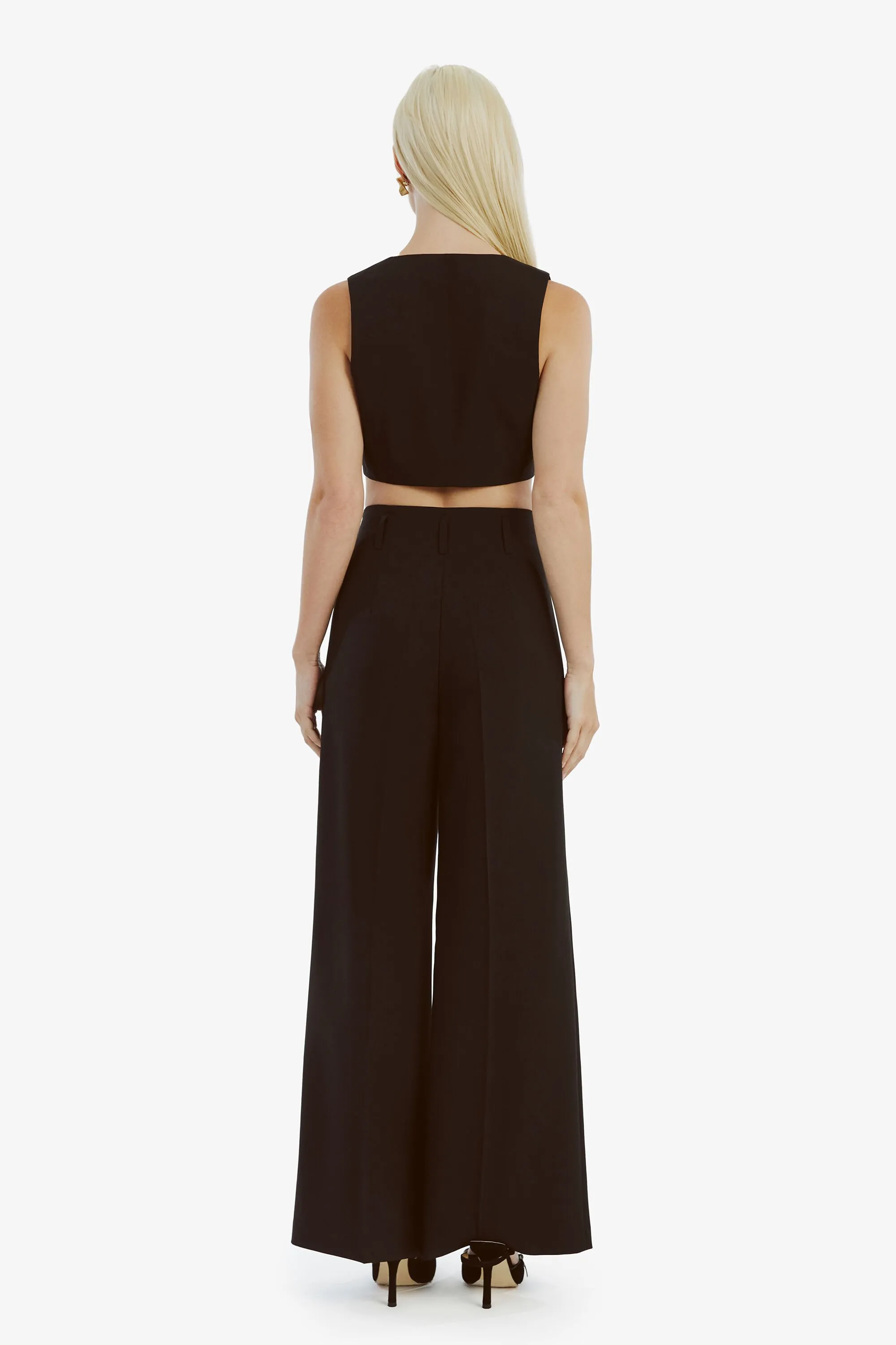 marla cropped vest in black