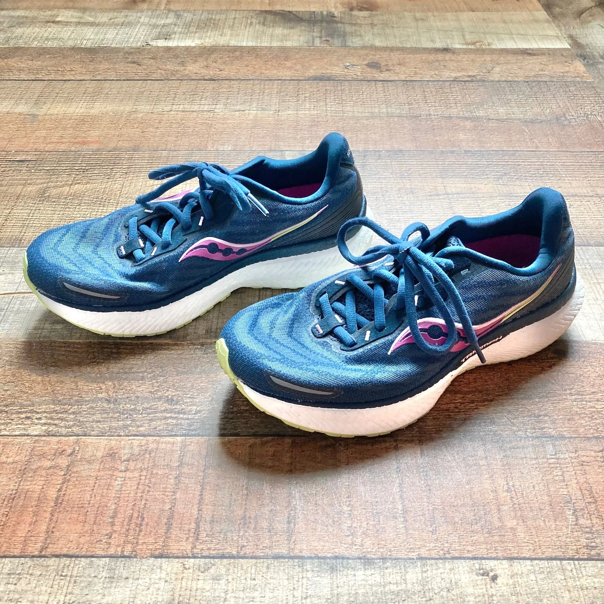 Saucony Navy/Purple Sneakers- Size 8 (GREAT CONDITION)