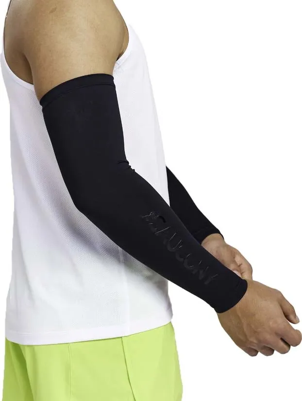 Saucony Unisex Fortify Arm Sleeves Black | Buy Saucony Unisex Fortify Arm Sleeves Black here | Outnorth