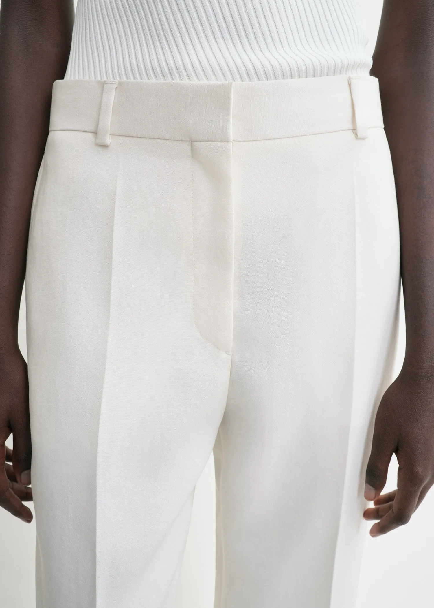 Straight cropped trousers off-white