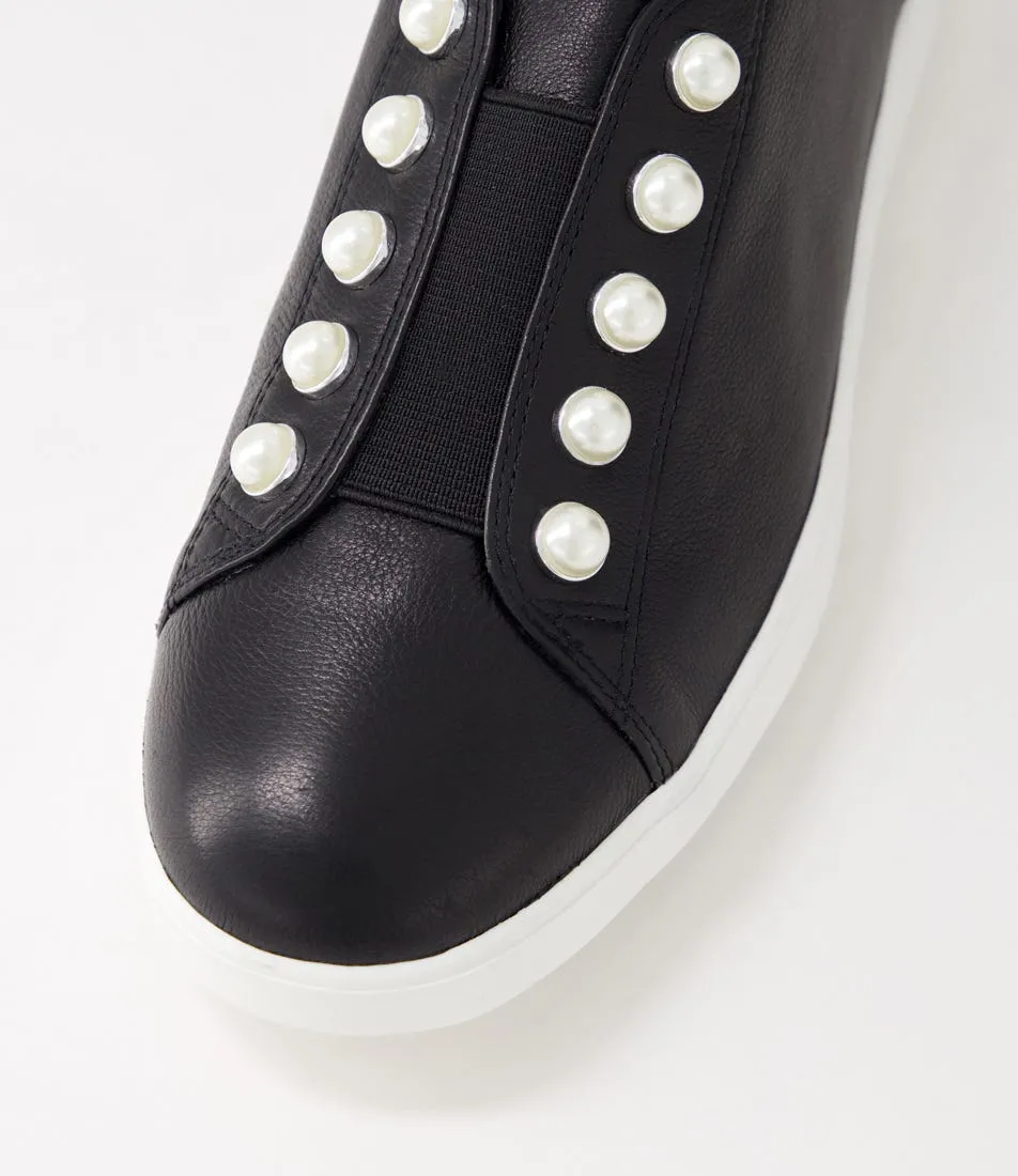 SUPERSOFT Zooly Black White Leather Sneakers