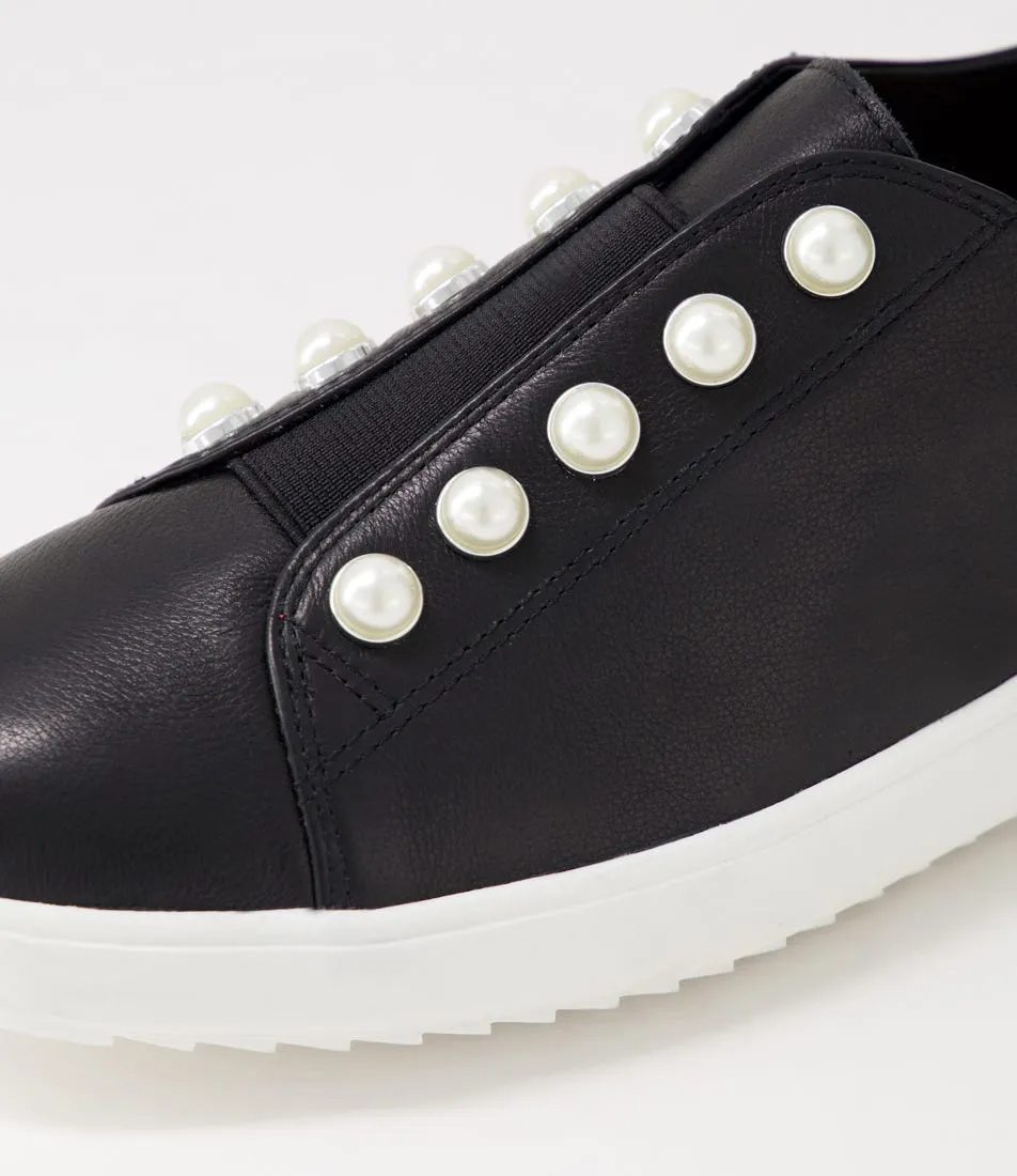 SUPERSOFT Zooly Black White Leather Sneakers